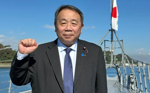 这个大汉奸，宣布要在解放军天罗地网下，赴台窜访