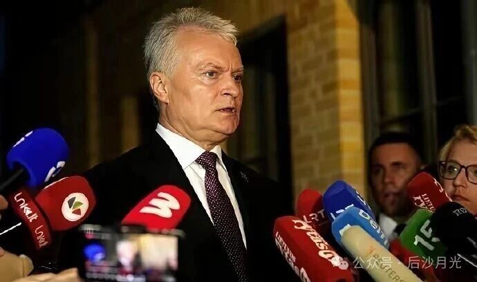 看到斯塔默访华,立陶宛又急了!中国,我们和好吧