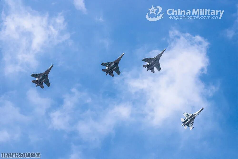 海外谈中国：霹雳-17超远程空空导弹首次近距离曝光 攻守之势易也