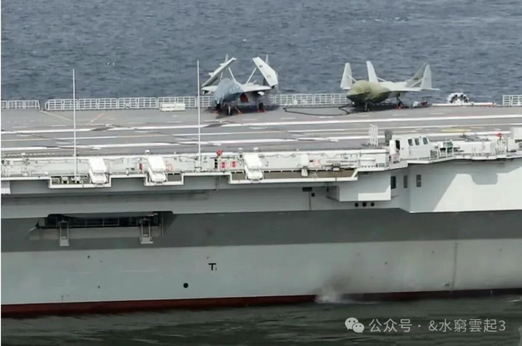 山东舰入驻三亚干船坞中国航母保障体系迎来南北双核心时代