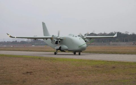 又一“全球首款”首飞，它们正在为解放军提供无限可能