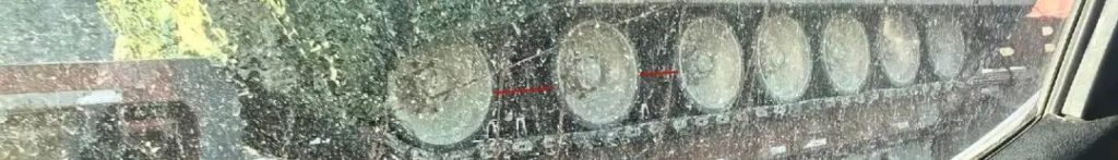 是传说中的四代重坦还是新155榴弹炮？100式坦克家族新成员曝光，7对负重轮