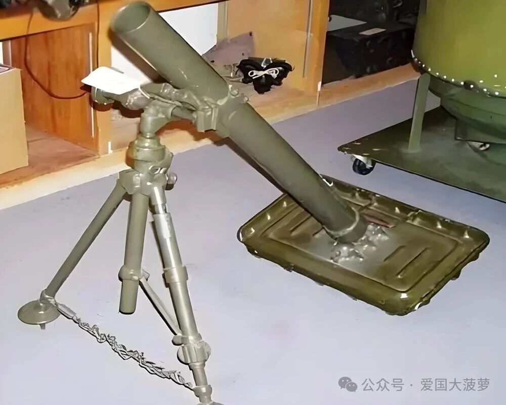 国军甲种迫击炮连，满编179人，配备12门81毫米迫击炮