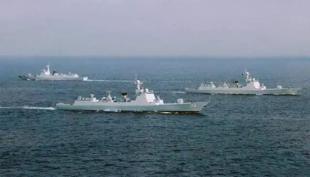 不再迷你精致!海军新一代舰艇吨位变大,比美海军同级别舰艇更大更强