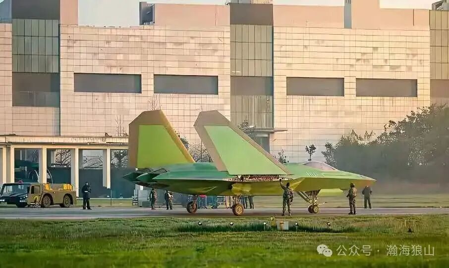 今后只量产电石榴？700架后换成6代机？