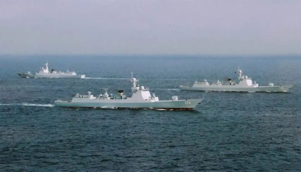 第33艘52D驱逐舰官宣的背后！海军用24年完成神盾舰从0到49的壮举