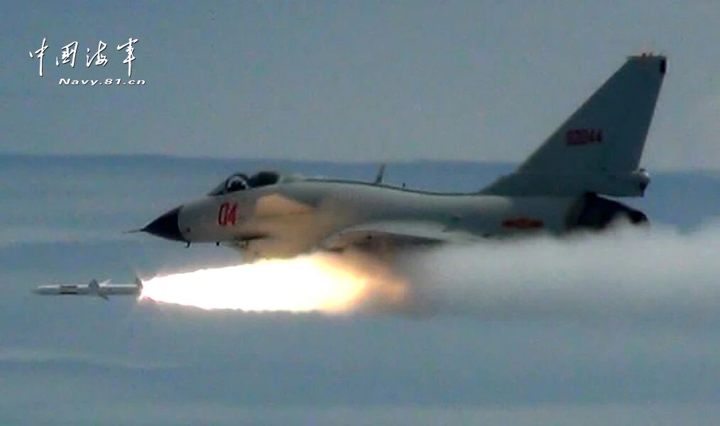 幸福的烦恼！歼-20A型战斗机都已经满天飞了，那么歼-10系列战斗机咋办？