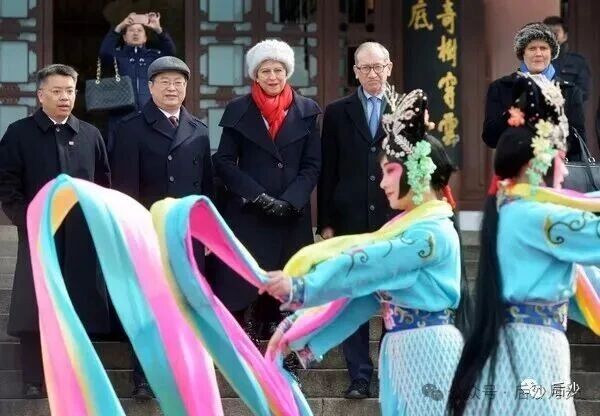 斯塔默为利益而来,这就对了!