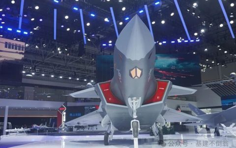 歼-20S只是开胃菜？美媒惊呼改变规则，却不知中国军工已开启“无限内卷”模式