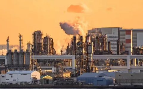 收购美国钢铁一年后，日本制铁为何陷入了亏损与债务双重困局？