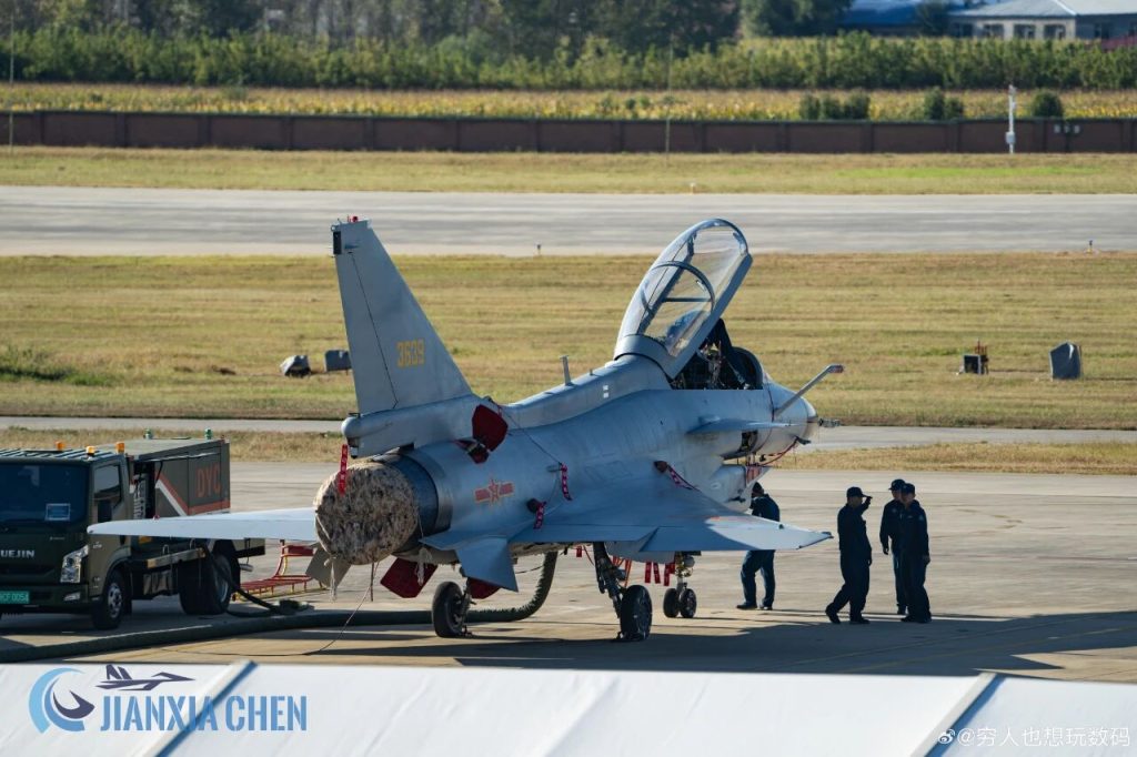 幸福的烦恼！歼-20A型战斗机都已经满天飞了，那么歼-10系列战斗机咋办？