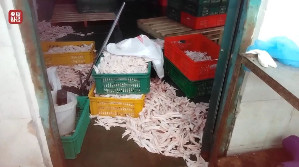 鸡爪被双氧水浸泡后,就成了毒凤爪