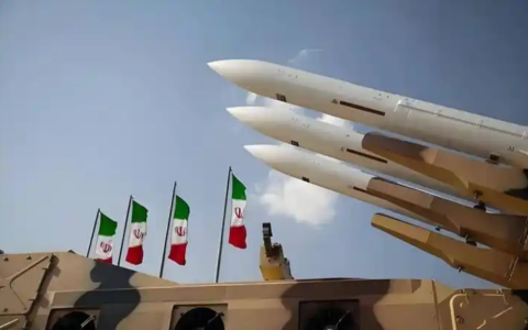 伊朗援军开第二战场，特朗普承认输了？