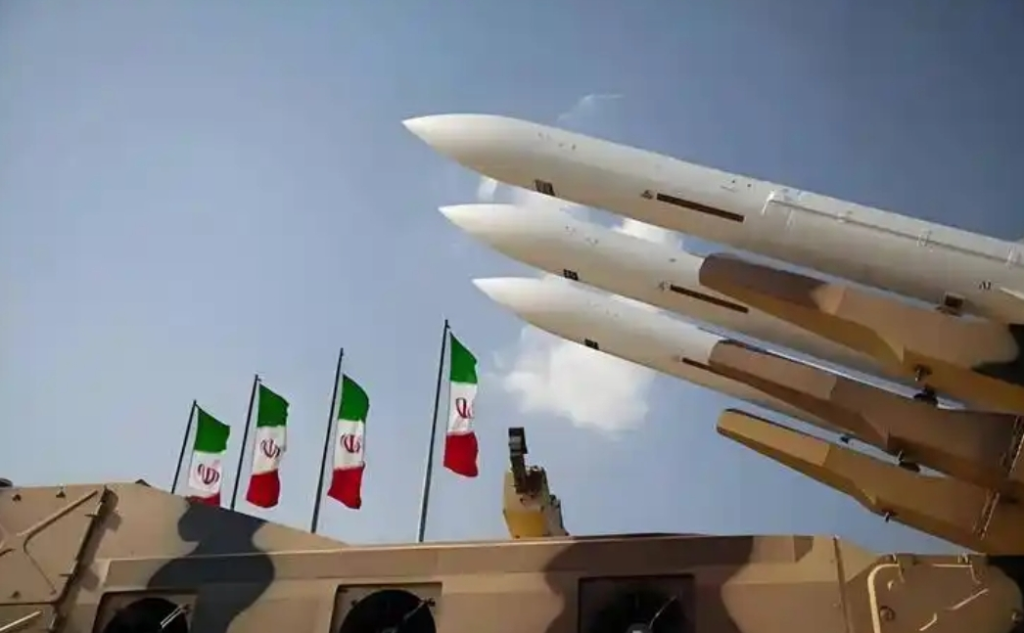 伊朗援军开第二战场，特朗普承认输了？