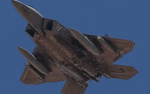 美媒：对不起了，歼20和歼35！F-22猛禽2.0来了！