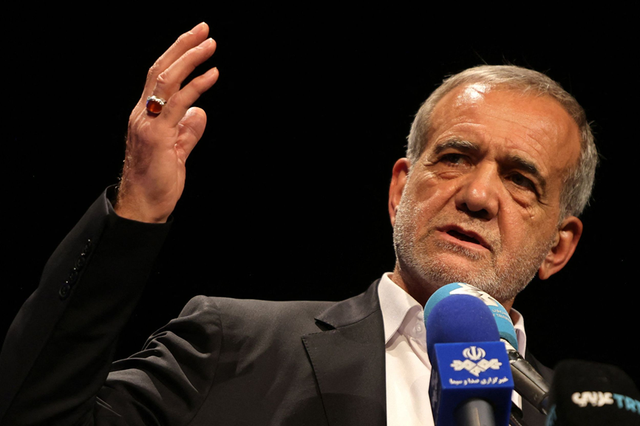 伊朗强硬派接连倒下,亲美总统顺势上位,德黑兰风向要变?