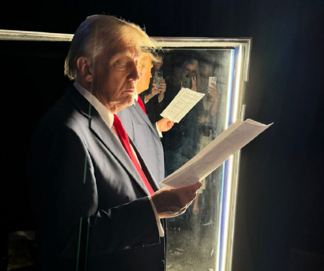 特朗普后院起火，全乱套了，伊朗最危险时刻也要到了！