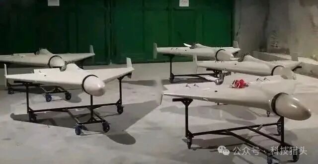 射程1600公里,中国民企“龙 M9”重型巡飞弹亮相某防务展。神似沙赫德-136无人机。