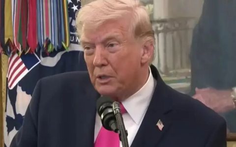 沙特、阿联酋反对停战？特朗普开始要敲诈了！