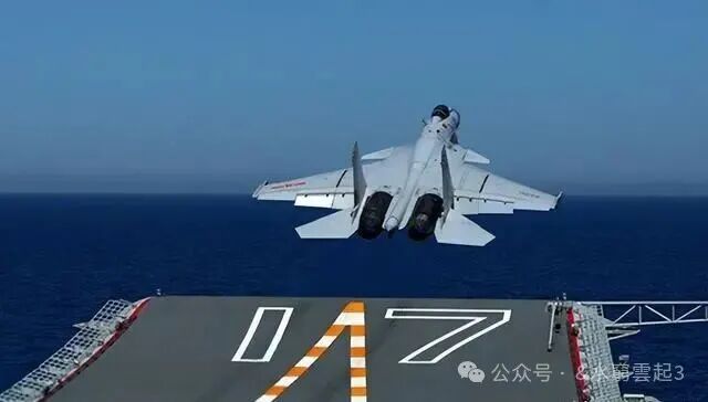 福建舰满编之际老飞鲨歼-15开启战场之外的新使命