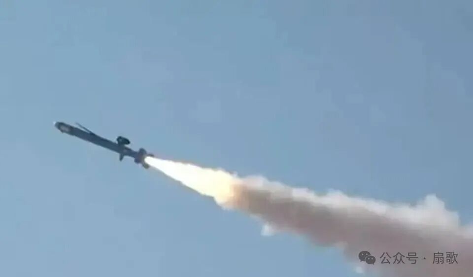 突发：伊朗革命卫队称其在印度洋击中美国的海军驱逐舰，补给舰。