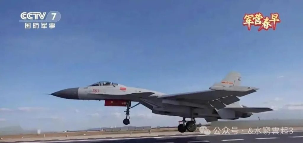 福建舰满编之际老飞鲨歼-15开启战场之外的新使命