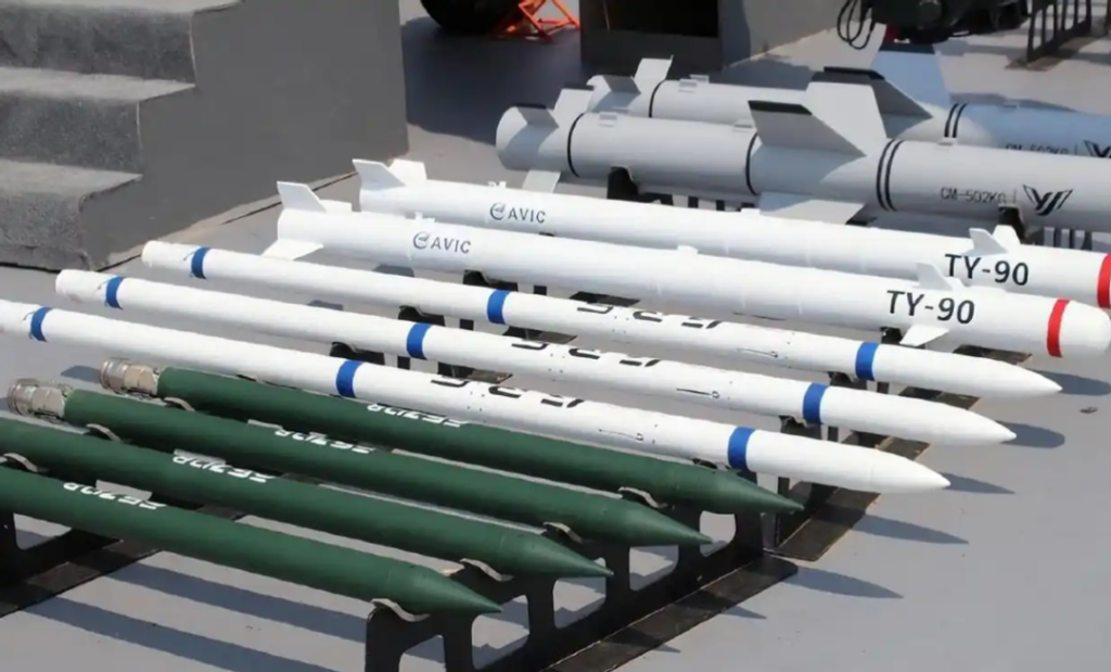 直20T挂载空空导弹准备对付谁？