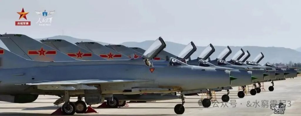 双三角翼的奇迹：一枚导弹“逼出”的歼-7E传奇