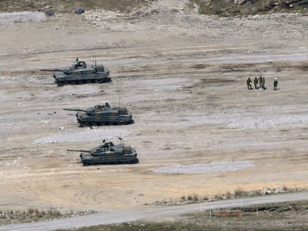 当头一棒！日本嚣张秀军力，结果最先进坦克弹药爆炸，3死1重伤！