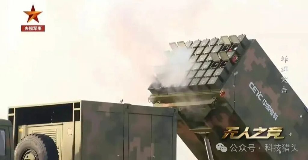 央视首曝中国蜂群2号,单车3秒发射一架,48架无人机饱和攻击!