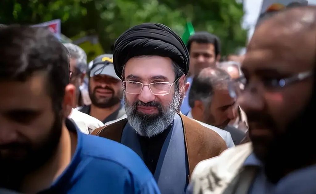 美国是真栽了,伊朗为啥越打越强?!