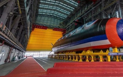 超越二战德日——台湾海鲲潜舰居然凑了六台主机！