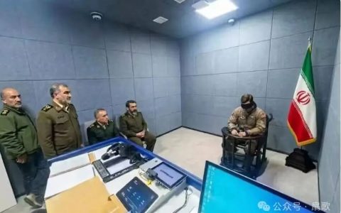 疑似被击落的F15飞行员被俘图片出现，美特种部队能去抢人么？