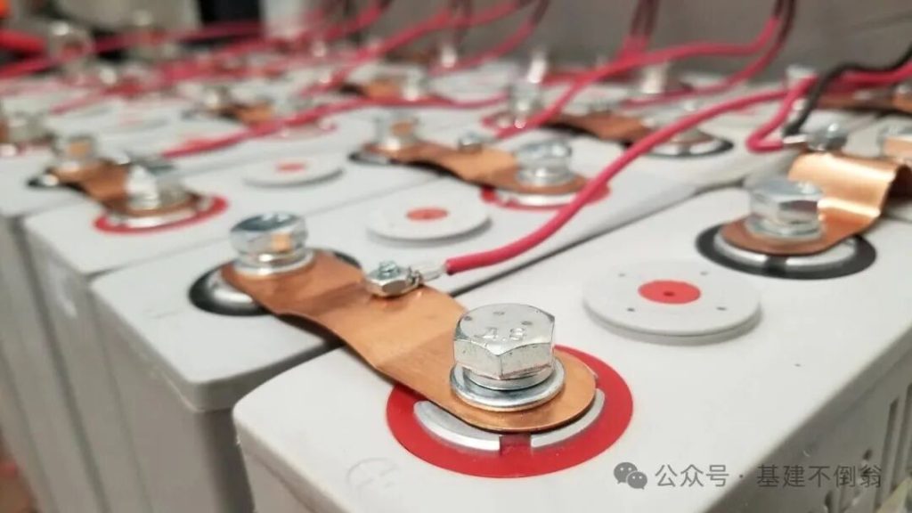 印度“电池梦”被卡脖子？砸下11亿设备变废铁，美媒：没了中国技术只剩空壳