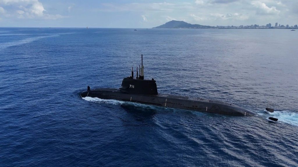 超越二战德日——台湾海鲲潜舰居然凑了六台主机！