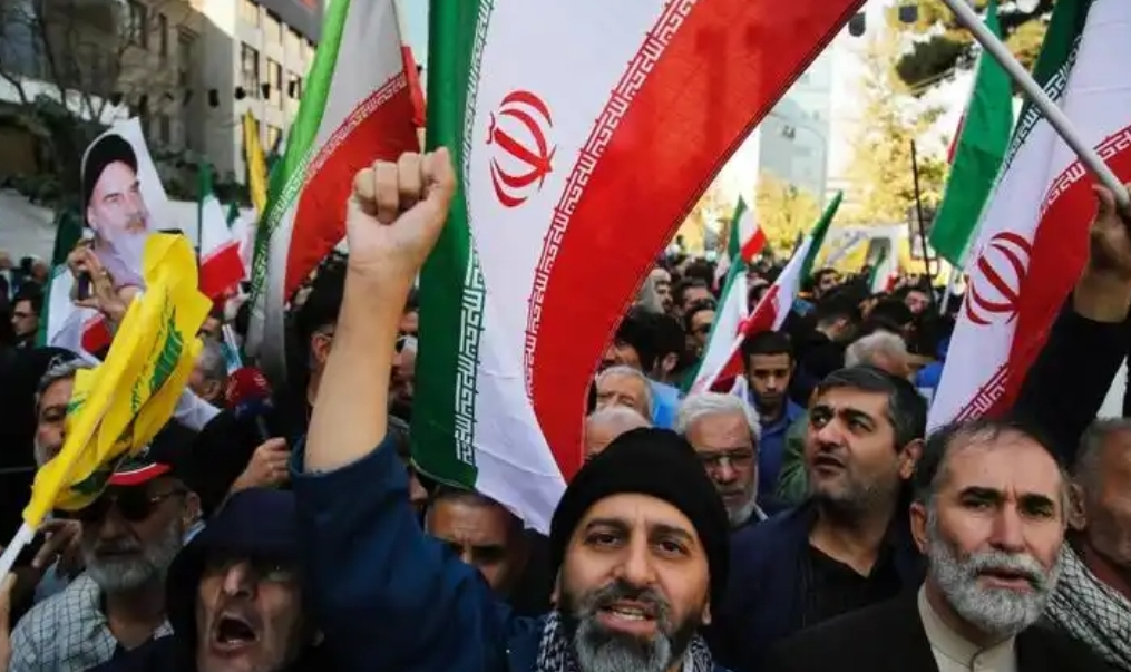 局势惊天逆转，伊朗大杀器参战，美国秒怂？