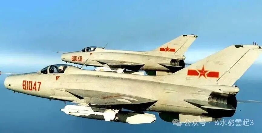 双三角翼的奇迹：一枚导弹“逼出”的歼-7E传奇