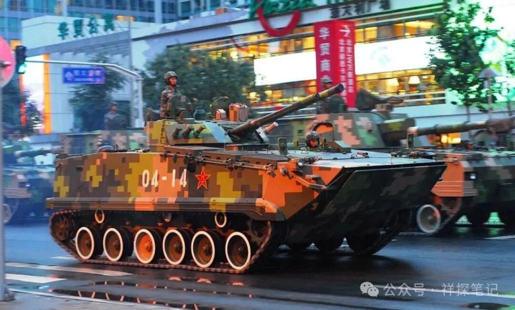 服役20年的04步战回炉升级，新增猎歼系统还能水上猛冲？