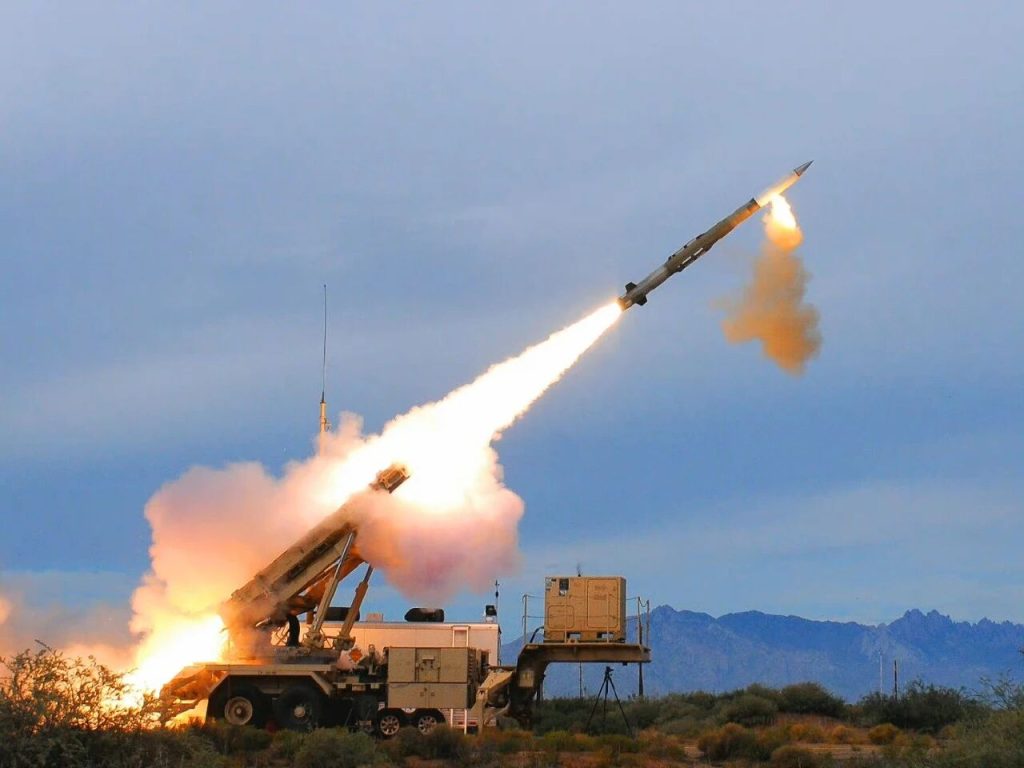 这次换美国摸着中国过河！美海军将装备陆军的爱国者3！防空导弹三军通用化中国走在了美国前面