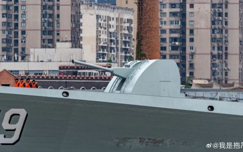 新100毫米舰炮官方名称确认，052D弹药配比首曝光，聊聊这次海军节的几个彩蛋