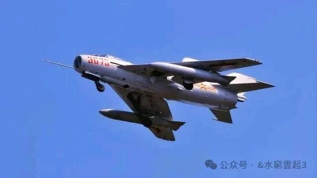 双三角翼的奇迹：一枚导弹“逼出”的歼-7E传奇
