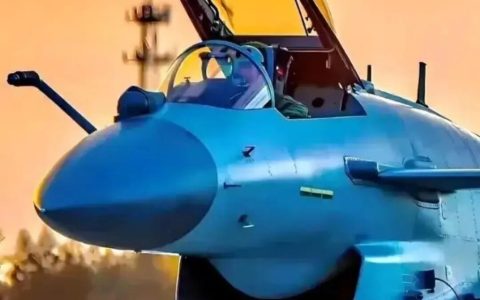 “5.7空战”谜团破解：歼-10C砍翻阵风，真用了“A射B导”吗？
