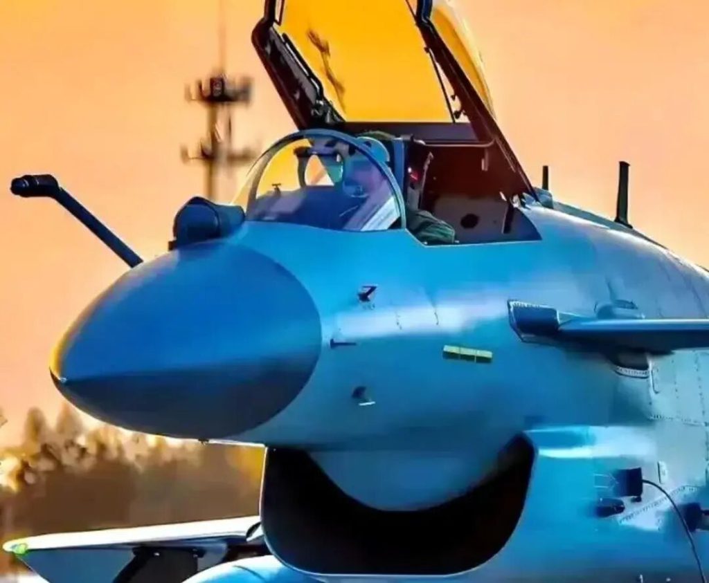 “5.7空战”谜团破解：歼-10C砍翻阵风，真用了“A射B导”吗？
