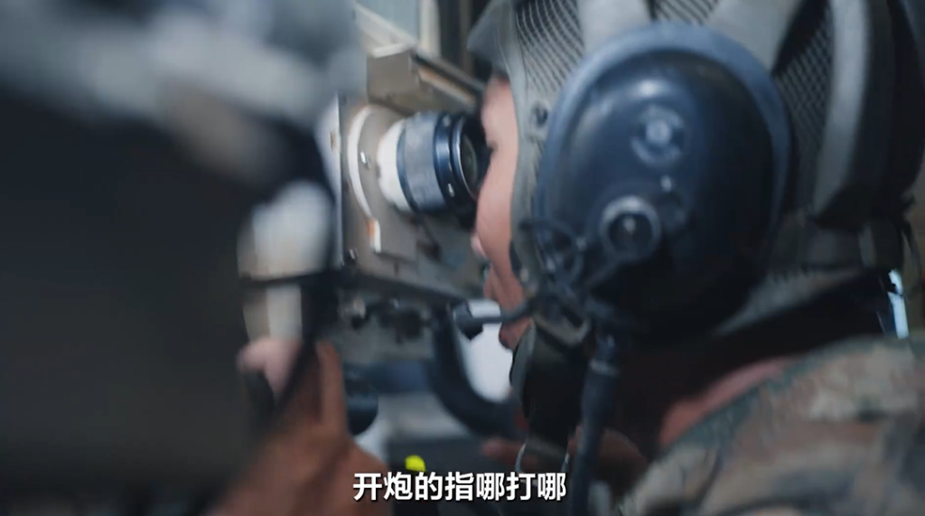有超大尺寸液晶？还用操纵杆操作主炮？100式坦克再度亮相细节有点多
