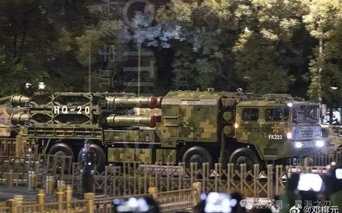 红旗20能一坑四弹上舰？