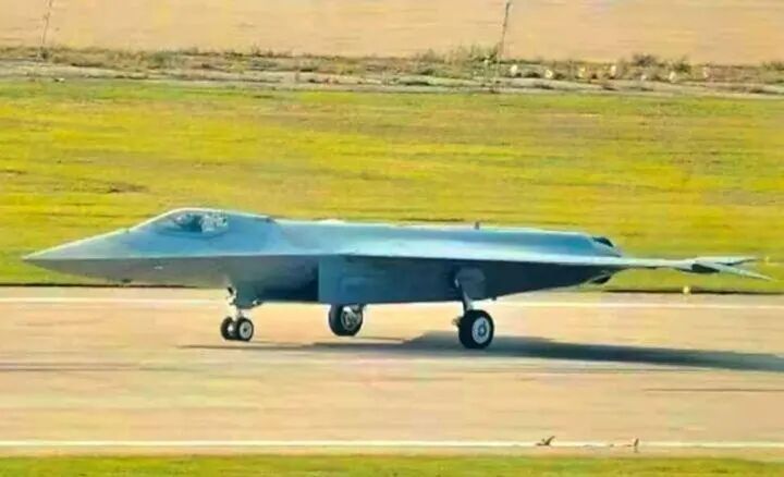 歼50空中燃油排放测试被拍?美国F-47仍停留在PPT阶段