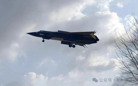 歼-36中国六代机的“极限试探”与空战革命