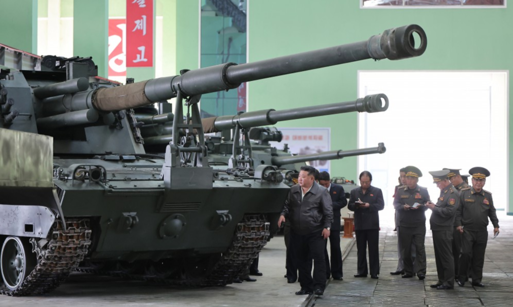 即将部署朝鲜南部边境！金正恩视察新型自行榴弹炮生产情况，称将“完全改变炮兵武力构成”
