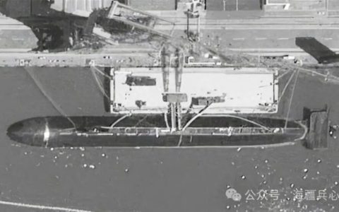 120米的大黑鱼，没有围壳？这东西到底是干嘛的