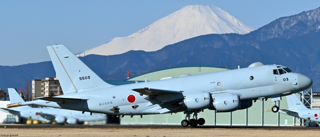 3架老飞机兵分两路闯东海!日本打的什么主意?